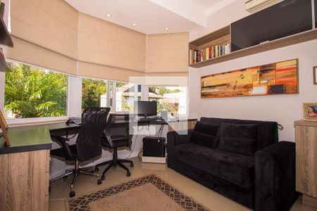 Casa de condomínio à venda com 250m², 3 quartos e 2 vagas Casa de condomínio à venda com 250m², 3 quartos e 2 vagasEscritório