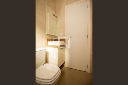 Casa de condomínio à venda com 250m², 3 quartos e 2 vagas Casa de condomínio à venda com 250m², 3 quartos e 2 vagasBanheiro de Serviço