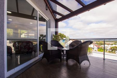 Casa de condomínio à venda com 250m², 3 quartos e 2 vagas Casa de condomínio à venda com 250m², 3 quartos e 2 vagasVaranda