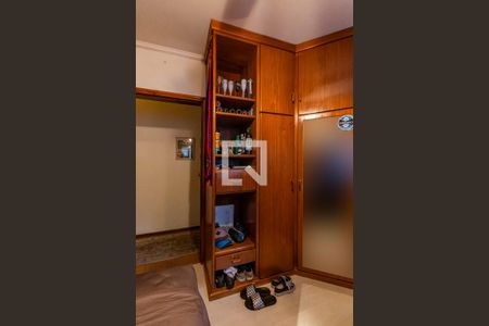 Casa para alugar com 700m², 3 quartos e 4 vagas Casa para alugar com 700m², 3 quartos e 4 vagasQuarto 2