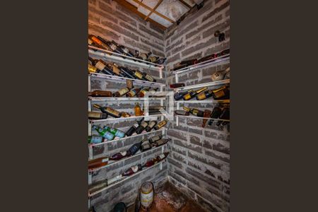 Casa para alugar com 700m², 3 quartos e 4 vagas Casa para alugar com 700m², 3 quartos e 4 vagasAdega