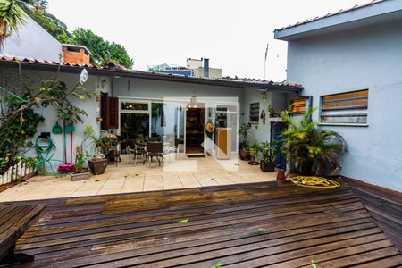 Casa para alugar com 700m², 3 quartos e 4 vagas Casa para alugar com 700m², 3 quartos e 4 vagasÁrea Externa