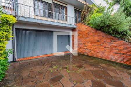 Casa para alugar com 700m², 3 quartos e 4 vagas Casa para alugar com 700m², 3 quartos e 4 vagasFachada