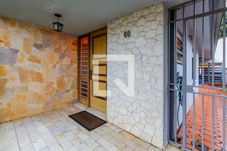 Casa para alugar com 700m², 3 quartos e 4 vagas Casa para alugar com 700m², 3 quartos e 4 vagasFachada