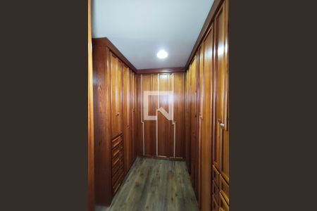 Apartamento à venda com 540m², 4 quartos e 4 vagas Apartamento à venda com 540m², 4 quartos e 4 vagasCloset Quarto 3 - Suíte