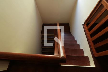 Casa à venda com 400m², 4 quartos e 4 vagasEscada