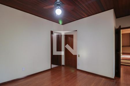 Casa à venda com 400m², 4 quartos e 4 vagasQuarto 4 - Suíte