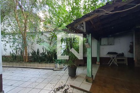 Casa à venda com 300m², 4 quartos e 4 vagas Casa à venda com 300m², 4 quartos e 4 vagasQuintal