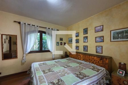Casa à venda com 300m², 4 quartos e 4 vagas Casa à venda com 300m², 4 quartos e 4 vagasSuíte