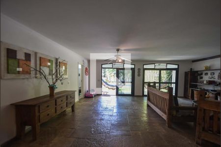 Casa à venda com 848m², 5 quartos e 8 vagasSalão de Festas 