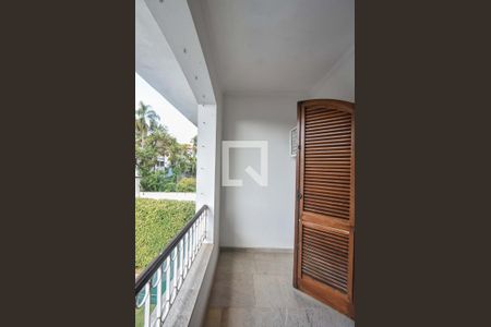 Casa à venda com 848m², 5 quartos e 8 vagasVaranda Suíte 01