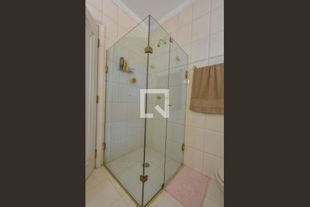 Casa à venda com 848m², 5 quartos e 8 vagasBanheiro Suíte 04