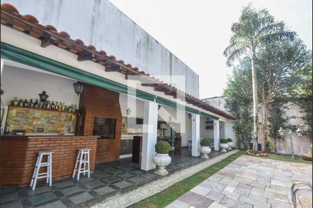 Casa à venda com 848m², 5 quartos e 8 vagasVaranda Gourmet 