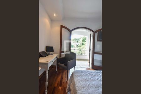 Casa à venda com 848m², 5 quartos e 8 vagasSuíte 01