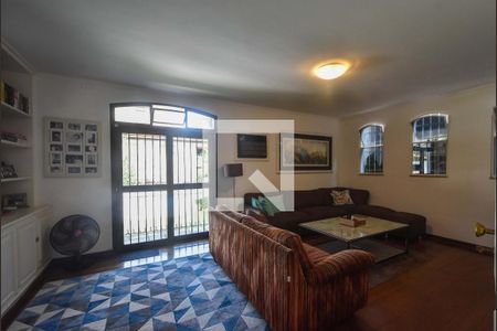 Casa à venda com 848m², 5 quartos e 8 vagasSala de Tv