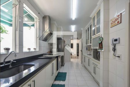 Casa à venda com 848m², 5 quartos e 8 vagasCozinha