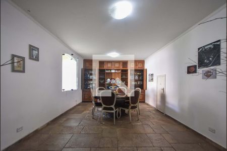 Casa à venda com 848m², 5 quartos e 8 vagasSalão de Festas 