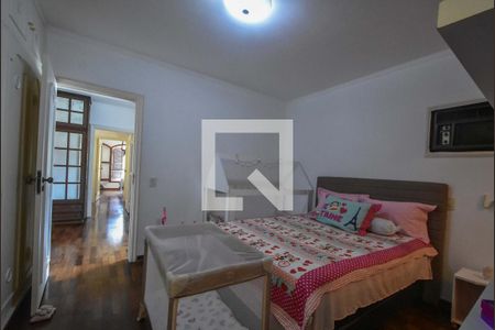 Casa à venda com 848m², 5 quartos e 8 vagasSuíte 04