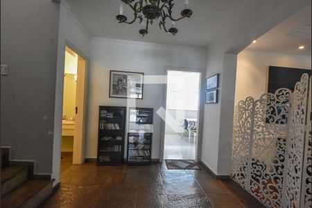 Casa à venda com 848m², 5 quartos e 8 vagasHall de Entrada