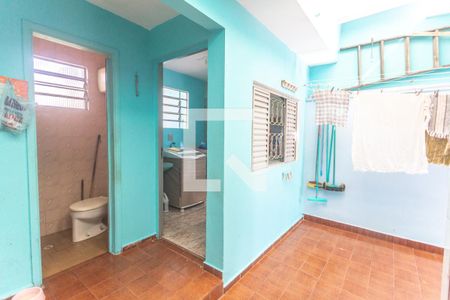 Casa à venda com 220m², 3 quartos e 2 vagas Casa à venda com 220m², 3 quartos e 2 vagasQuintal