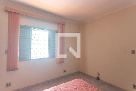 Casa à venda com 220m², 3 quartos e 2 vagas Casa à venda com 220m², 3 quartos e 2 vagasQuarto 2