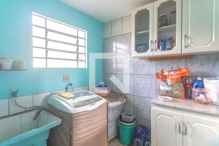 Casa à venda com 220m², 3 quartos e 2 vagas Casa à venda com 220m², 3 quartos e 2 vagasÁrea de serviço