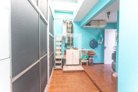 Casa à venda com 220m², 3 quartos e 2 vagas Casa à venda com 220m², 3 quartos e 2 vagasQuintal