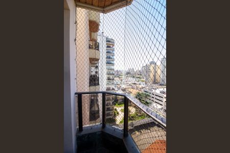 Apartamento à venda com 144m², 4 quartos e 2 vagas Apartamento à venda com 144m², 4 quartos e 2 vagasSacada do Quarto 2