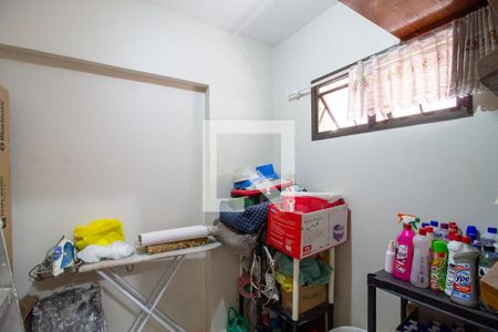 Apartamento à venda com 144m², 4 quartos e 2 vagas Apartamento à venda com 144m², 4 quartos e 2 vagasQuarto de Serviço