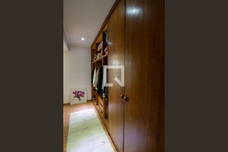 Apartamento à venda com 144m², 4 quartos e 2 vagas Apartamento à venda com 144m², 4 quartos e 2 vagasCloset da Suíte