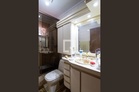 Apartamento à venda com 144m², 4 quartos e 2 vagas Apartamento à venda com 144m², 4 quartos e 2 vagasBanheiro da Suíte