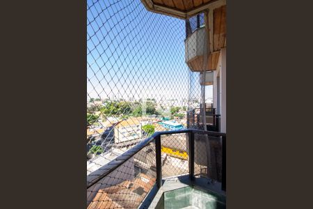 Apartamento à venda com 144m², 4 quartos e 2 vagas Apartamento à venda com 144m², 4 quartos e 2 vagasSacada do Quarto 2