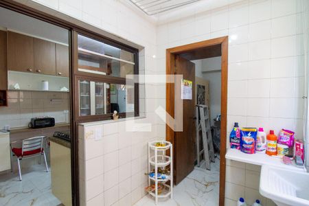 Apartamento à venda com 144m², 4 quartos e 2 vagas Apartamento à venda com 144m², 4 quartos e 2 vagasÁrea de Serviço