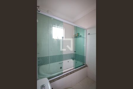 Casa à venda com 400m², 3 quartos e 7 vagasBanheiro da Suíte 1