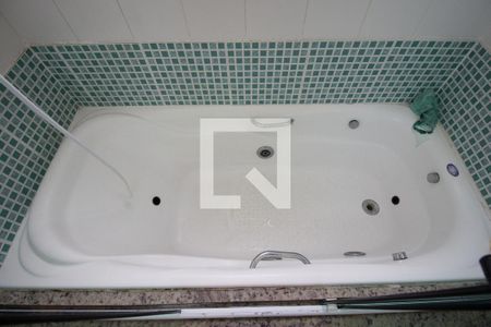 Casa à venda com 400m², 3 quartos e 7 vagasBanheiro da Suíte 1