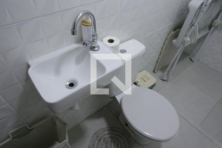 Casa à venda com 270m², 4 quartos e 2 vagasBanheiro - Casa 2