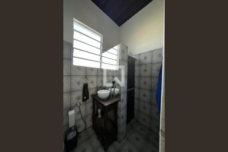 Casa à venda com 145m², 3 quartos e sem vagaBanheiro 