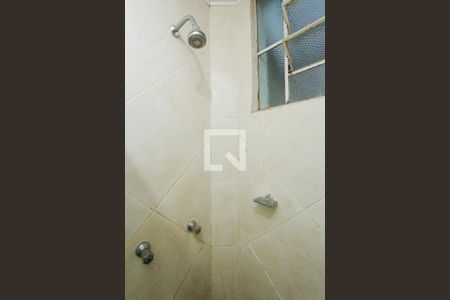 Apartamento à venda com 81m², 2 quartos e sem vagaBanheiro social