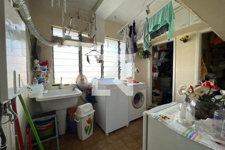 Apartamento à venda com 130m², 3 quartos e 2 vagas Apartamento à venda com 130m², 3 quartos e 2 vagasÁrea de Serviço