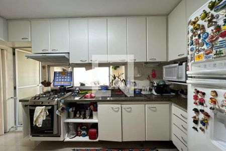 Apartamento à venda com 130m², 3 quartos e 2 vagas Apartamento à venda com 130m², 3 quartos e 2 vagasCozinha