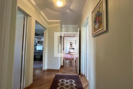 Apartamento à venda com 130m², 3 quartos e 2 vagas Apartamento à venda com 130m², 3 quartos e 2 vagasCorredor