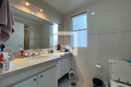 Apartamento à venda com 130m², 3 quartos e 2 vagas Apartamento à venda com 130m², 3 quartos e 2 vagasBanheiro da Suíte 1