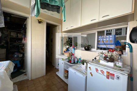 Apartamento à venda com 130m², 3 quartos e 2 vagas Apartamento à venda com 130m², 3 quartos e 2 vagasÁrea de Serviço