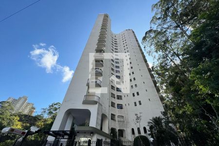 Apartamento à venda com 130m², 3 quartos e 2 vagas Apartamento à venda com 130m², 3 quartos e 2 vagasFachada