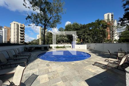 Apartamento à venda com 130m², 3 quartos e 2 vagas Apartamento à venda com 130m², 3 quartos e 2 vagasÁrea comum - Piscina