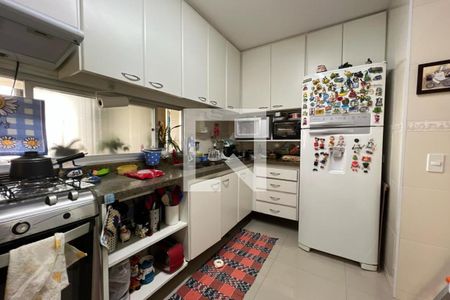 Apartamento à venda com 130m², 3 quartos e 2 vagas Apartamento à venda com 130m², 3 quartos e 2 vagasCozinha