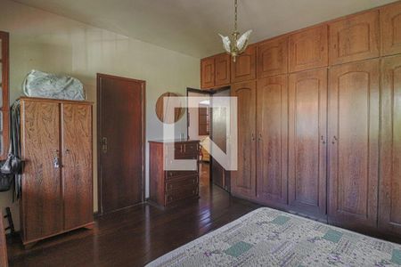 Casa à venda com 360m², 6 quartos e 2 vagasQuarto Suíte