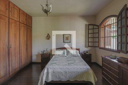 Casa à venda com 360m², 6 quartos e 2 vagasQuarto Suíte