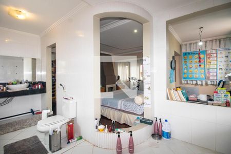 Casa à venda com 260m², 2 quartos e 3 vagasBanheiro da Suíte 2