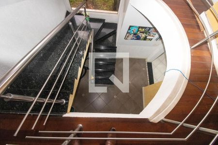 Casa à venda com 260m², 2 quartos e 3 vagasEscadas